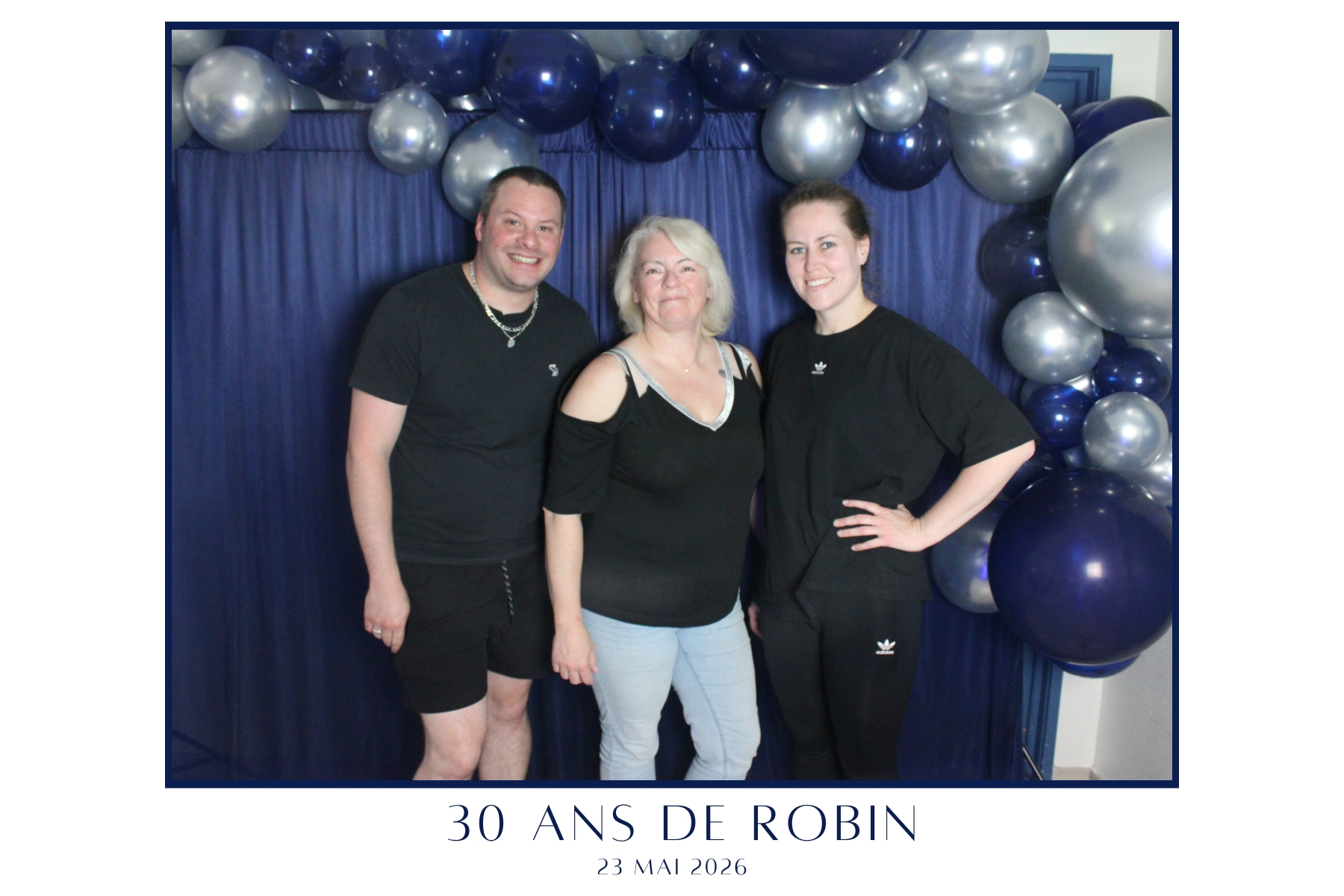 30-ans-Robin-Freyming-Merlebach-Photobooth-Estelle Photo prise lors de l’installation pour un anniversaire de 30 ans, dans un style sobre et élégant.